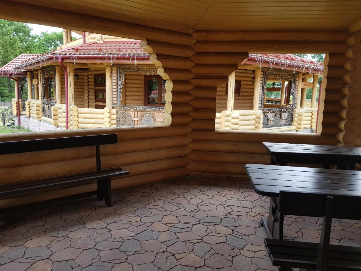 Загородный Комплекс Fort Pirnov Park Pirnove Exterior photo